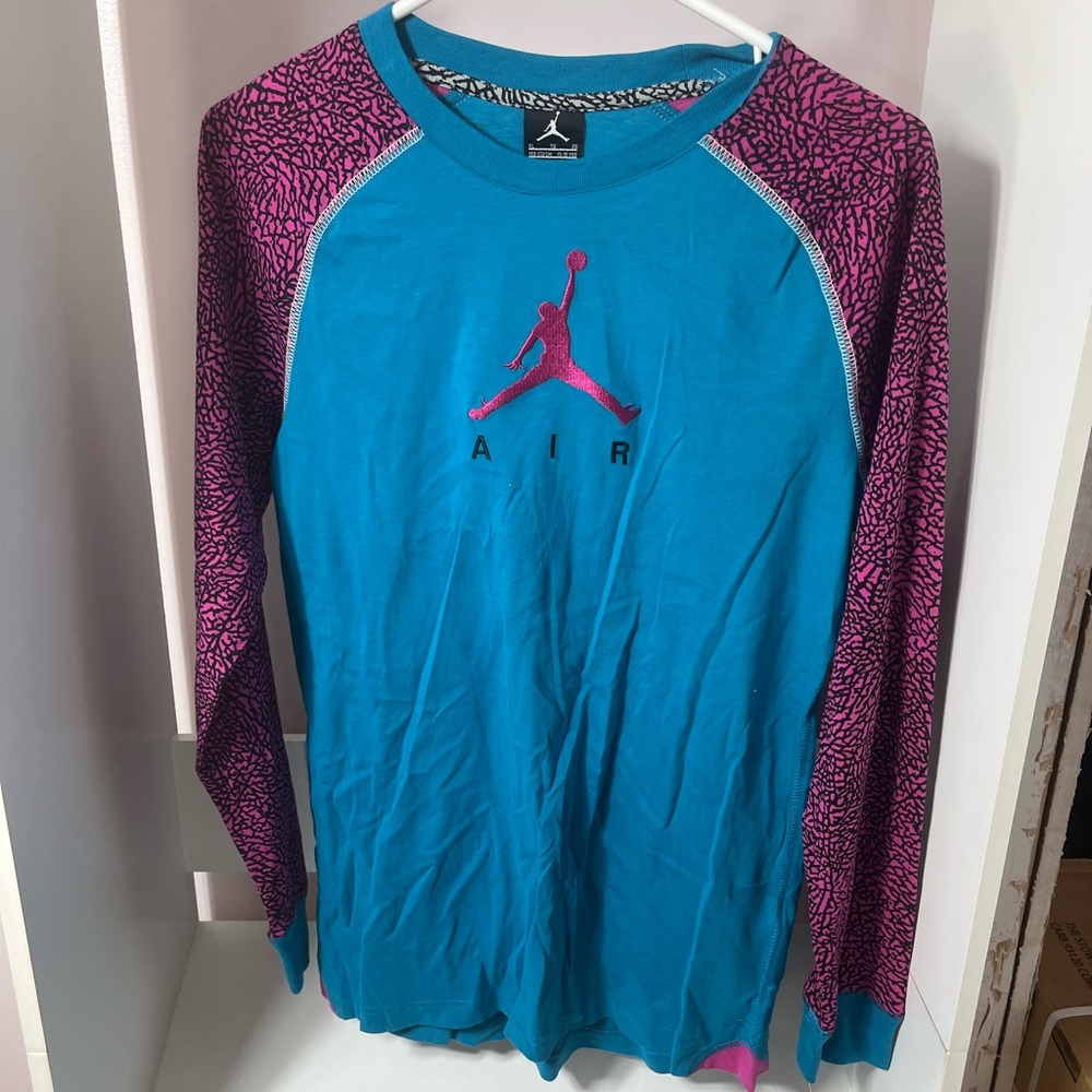 NWT youth Jordan size XL long sleeve top